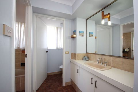 Pinnacle Unit 403 - Surfers Paradise Gold Coast 3