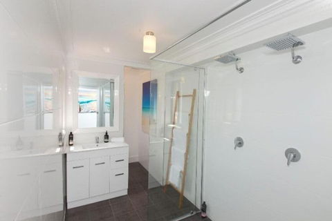 Sand Dunes - Surfers Paradise Gold Coast 4
