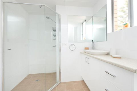 Beachpoint Unit 501 28 North Street - Surfers Paradise Gold Coast 6