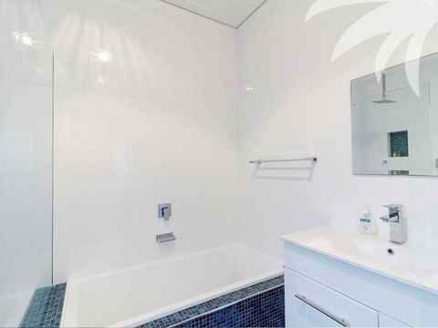 Beach Break - Surfers Paradise Gold Coast 6