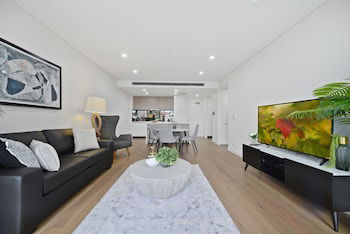 Ultra Modern Luxurious Home In Tranquil Sydney - Surfers Paradise Gold Coast 0