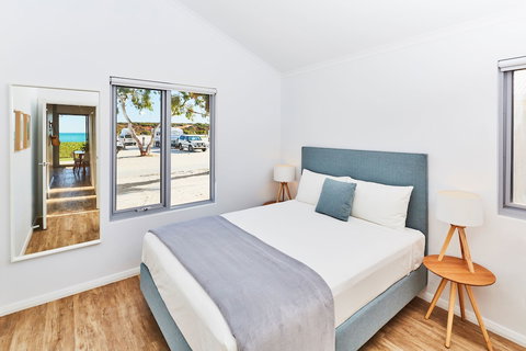 RAC Monkey Mia Dolphin Resort - Surfers Paradise Gold Coast 3