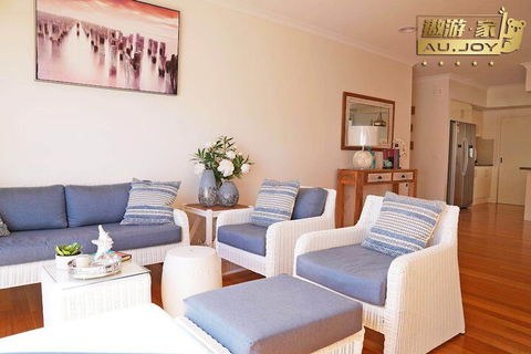 AUJOY 4 Bed Townhouse Glen Waverley - Surfers Paradise Gold Coast 7