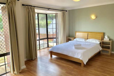 Riverton Lodge - Walk To Shopping Centre - Surfers Paradise Gold Coast 0