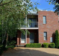The Track beautiful townhouse in Bright
