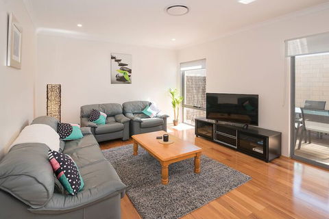 Gale House - Surfers Paradise Gold Coast 6