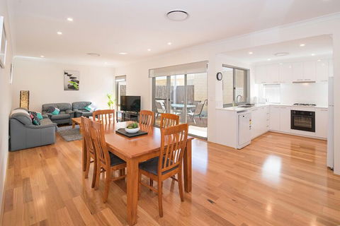 Gale House - Surfers Paradise Gold Coast 5