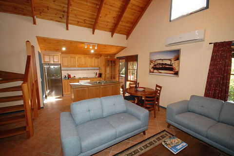 Garden Cottage Beechworth - Surfers Paradise Gold Coast 6