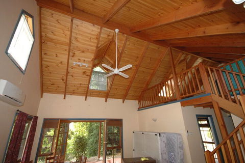 Garden Cottage Beechworth - Surfers Paradise Gold Coast 1