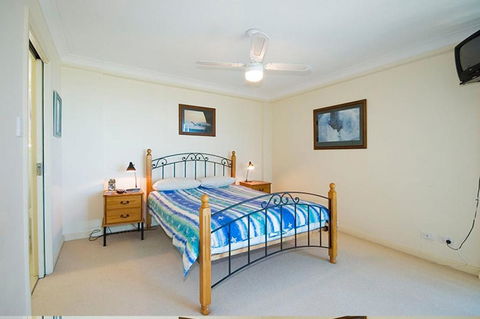 Mirage Unit 602 6 10 Manning Street - Surfers Paradise Gold Coast 1