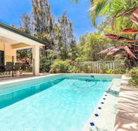 Large House with Pool - Surfers Paradise Gold Coast