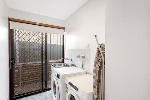 Campbell Avenue 28 - Surfers Paradise Gold Coast 7