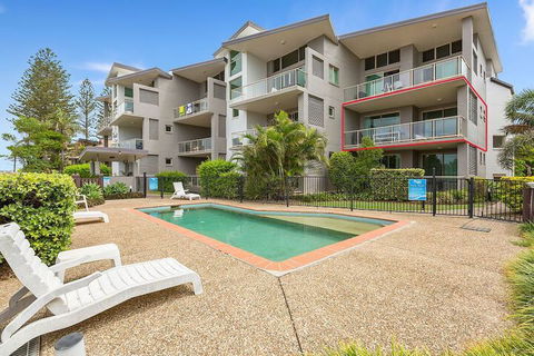 BEACH BLISS LUXURIOUS APARTMENT With POOL - Surfers Paradise Gold Coast 0