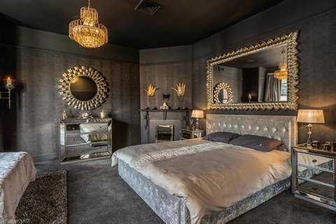 Celestial Suite - Surfers Paradise Gold Coast 4