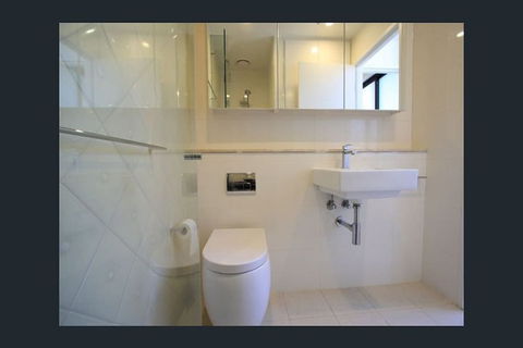 Potts Point Apartment In The Manor - Surfers Paradise Gold Coast 3
