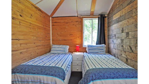 MY Fair Lady External Bathroom PET Friendly - Surfers Paradise Gold Coast 6