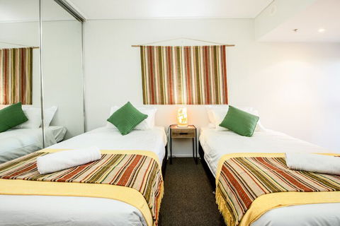 CBD African Charm, Story Bridge & River Views - Surfers Paradise Gold Coast 5