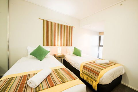 CBD African Charm, Story Bridge & River Views - Surfers Paradise Gold Coast 6