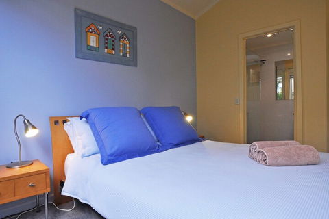 THE Sails 4 Linen Included Central Location - Surfers Paradise Gold Coast 1