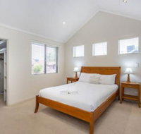 Coode Street Townhouse - Surfers Paradise Gold Coast