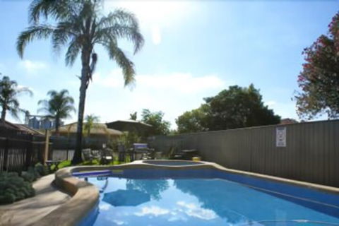 El Toro Motel Numurkah - Surfers Paradise Gold Coast 2