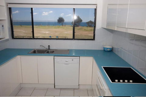 Hi Surf Unit 4 92 Head St. Forster - Surfers Paradise Gold Coast 3
