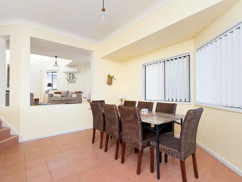 Portovenere Fishermans Bay - Surfers Paradise Gold Coast 1