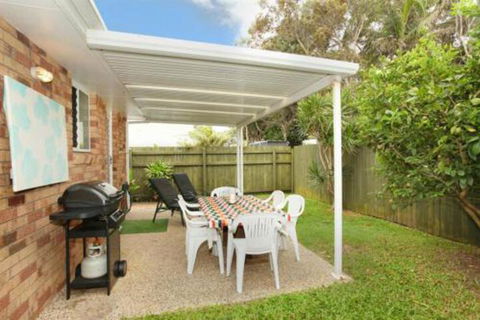 Unit 1 / 14 Tamarindus Street Marcoola Beach Pet Friendly 300 BOND Linen Supplied - Surfers Paradise Gold Coast 5