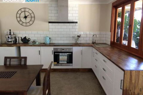 Takura Heights Modern Country Apartment With Pool Access - Surfers Paradise Gold Coast 6