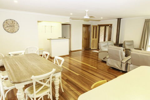 Highland View - Surfers Paradise Gold Coast 5