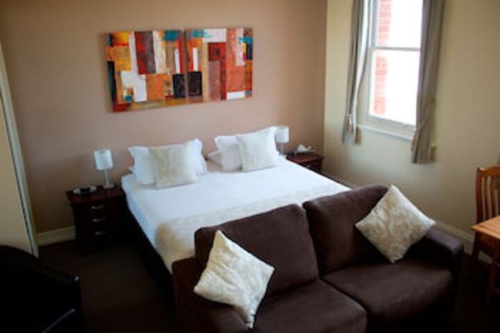 Avoca Dell SA Surfers Paradise Gold Coast