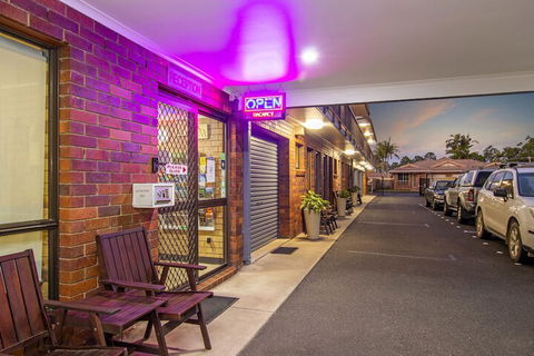 Coast Inn Motel - Surfers Paradise Gold Coast 1