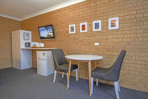 Coast Inn Motel - Surfers Paradise Gold Coast 3