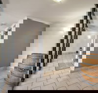 Shoal Bay Beachclub Apartments - Surfers Paradise Gold Coast