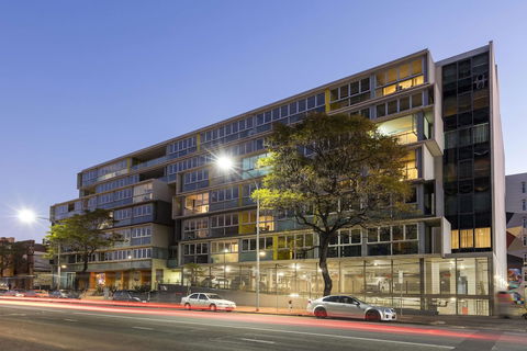 IStay Precinct Adelaide - Surfers Paradise Gold Coast 1
