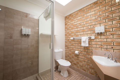Caboolture Motel - Surfers Paradise Gold Coast 3