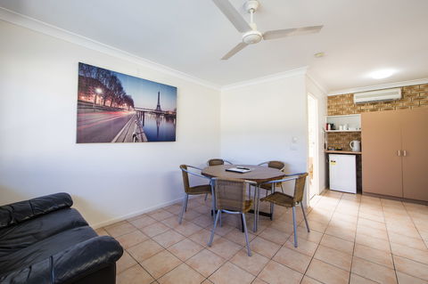 Caboolture Motel - Surfers Paradise Gold Coast 4