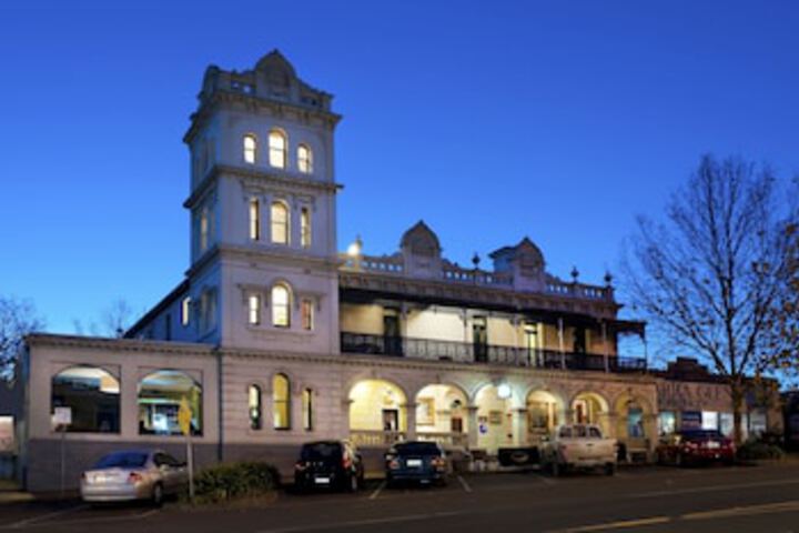 Yarra Glen VIC Surfers Paradise Gold Coast