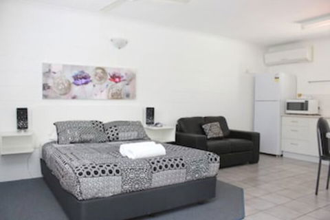 Townsville Holiday Apartments - Surfers Paradise Gold Coast 6