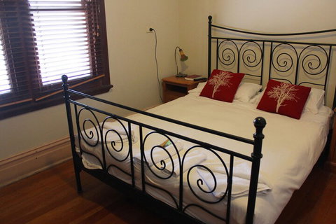 Burwood Bed And Breakfast - Surfers Paradise Gold Coast 3
