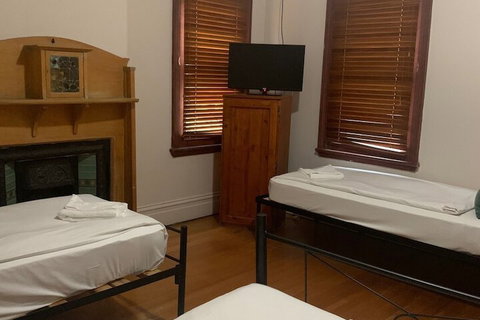 Burwood Bed And Breakfast - Surfers Paradise Gold Coast 4