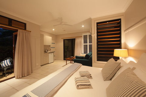 Cavvanbah Beach House - Surfers Paradise Gold Coast 3