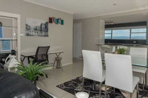 Pacific Plaza Apartments - Surfers Paradise Gold Coast 7