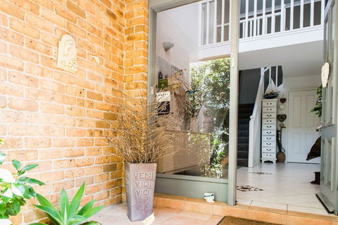 Anne's Waterfront Haven B&B - Surfers Paradise Gold Coast 2
