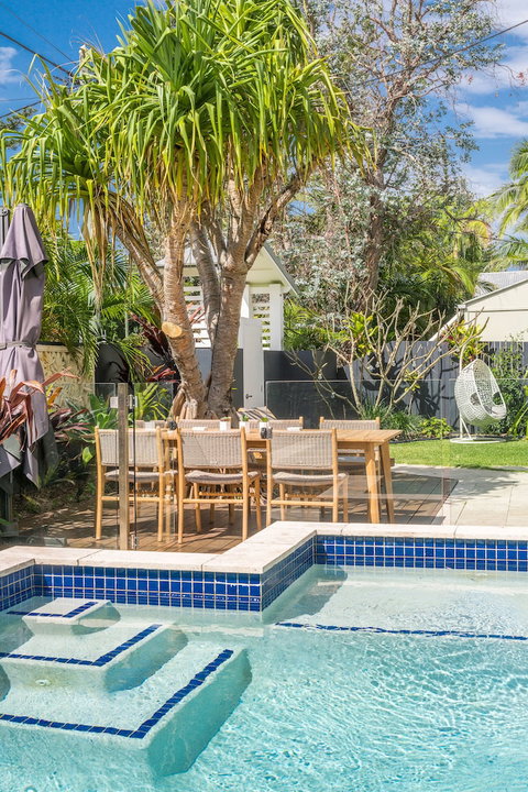 Aloha Byron Bay - Surfers Paradise Gold Coast 0