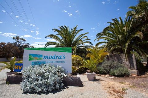 Modra's Apartments - Surfers Paradise Gold Coast 1