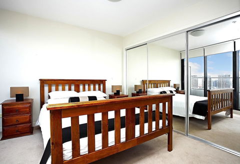 Astra Apartments - Docklands - Surfers Paradise Gold Coast 2