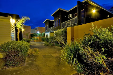Lornebeach Apartments - Surfers Paradise Gold Coast 1