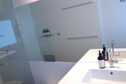 Avalon City Retreat - Surfers Paradise Gold Coast 3