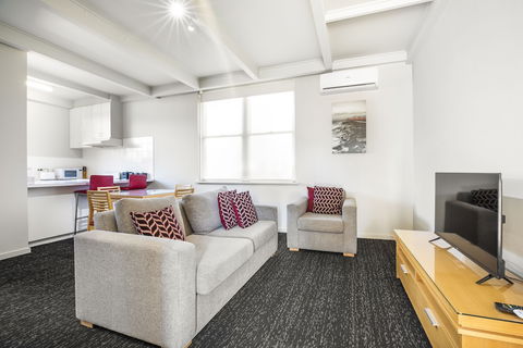 Nightcap At Sandbelt Hotel - Surfers Paradise Gold Coast 3